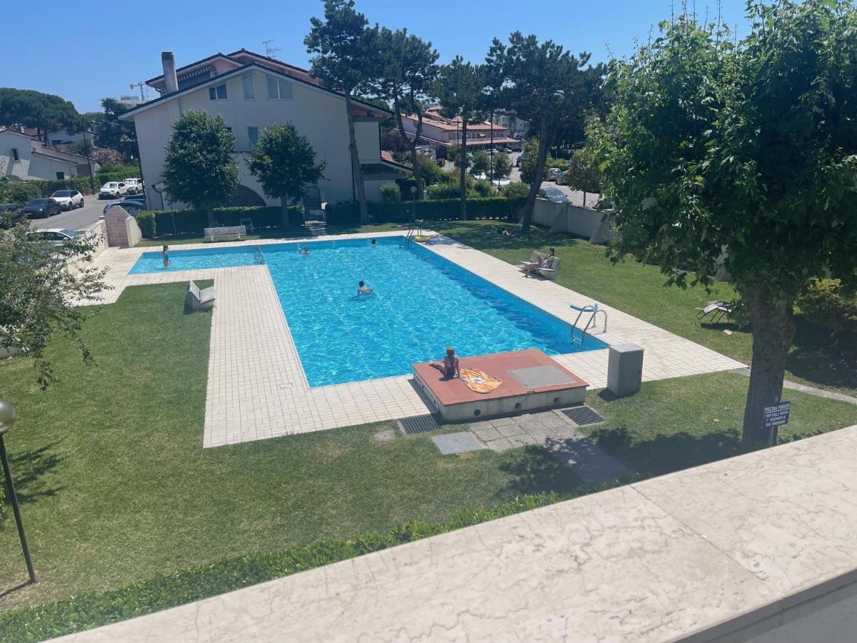 Vega Bilocale Con Piscina E Terrazza Leilighet Caorle Eksteriør bilde